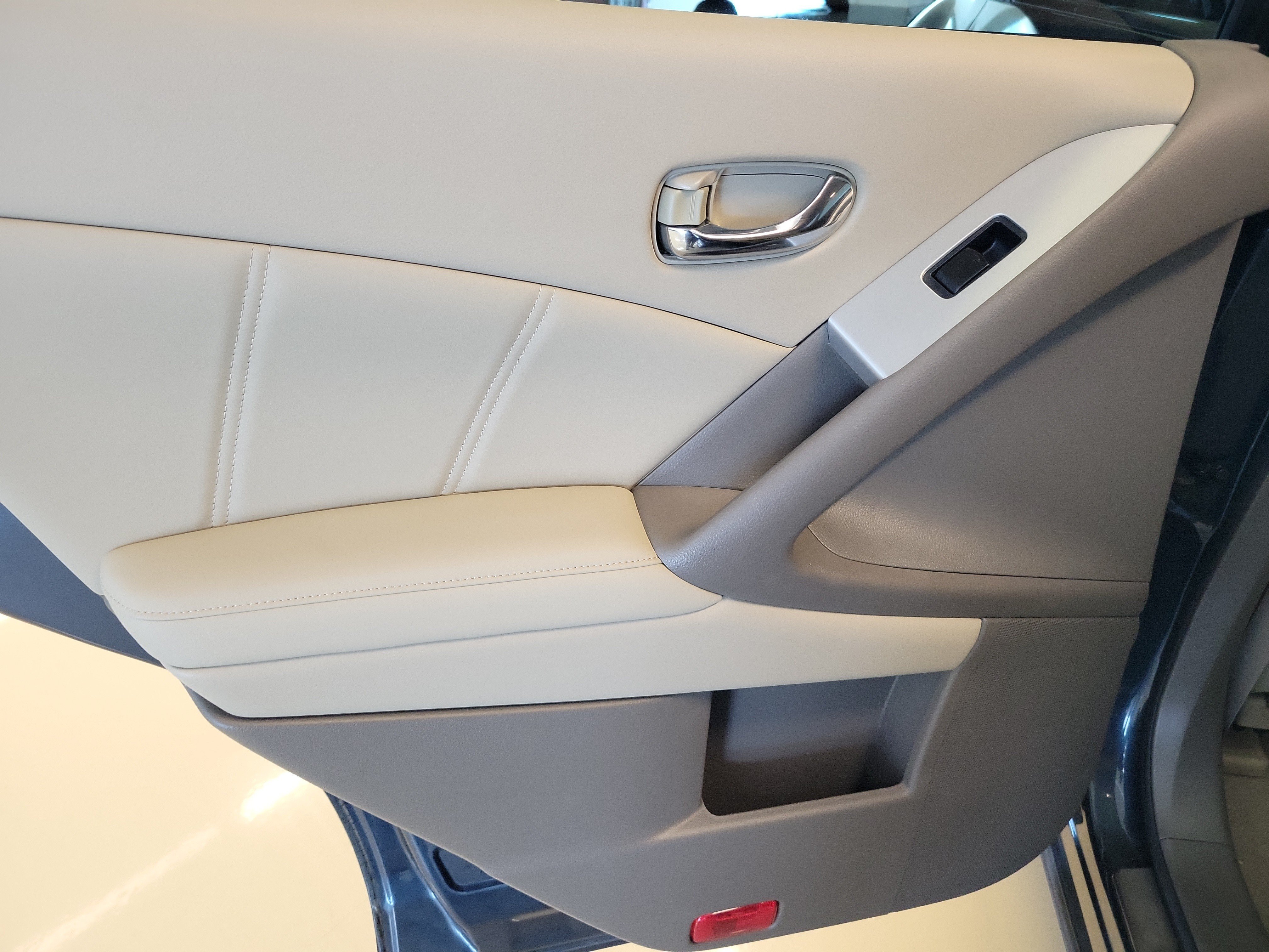Used 2013 Nissan Murano SL FWD image 14