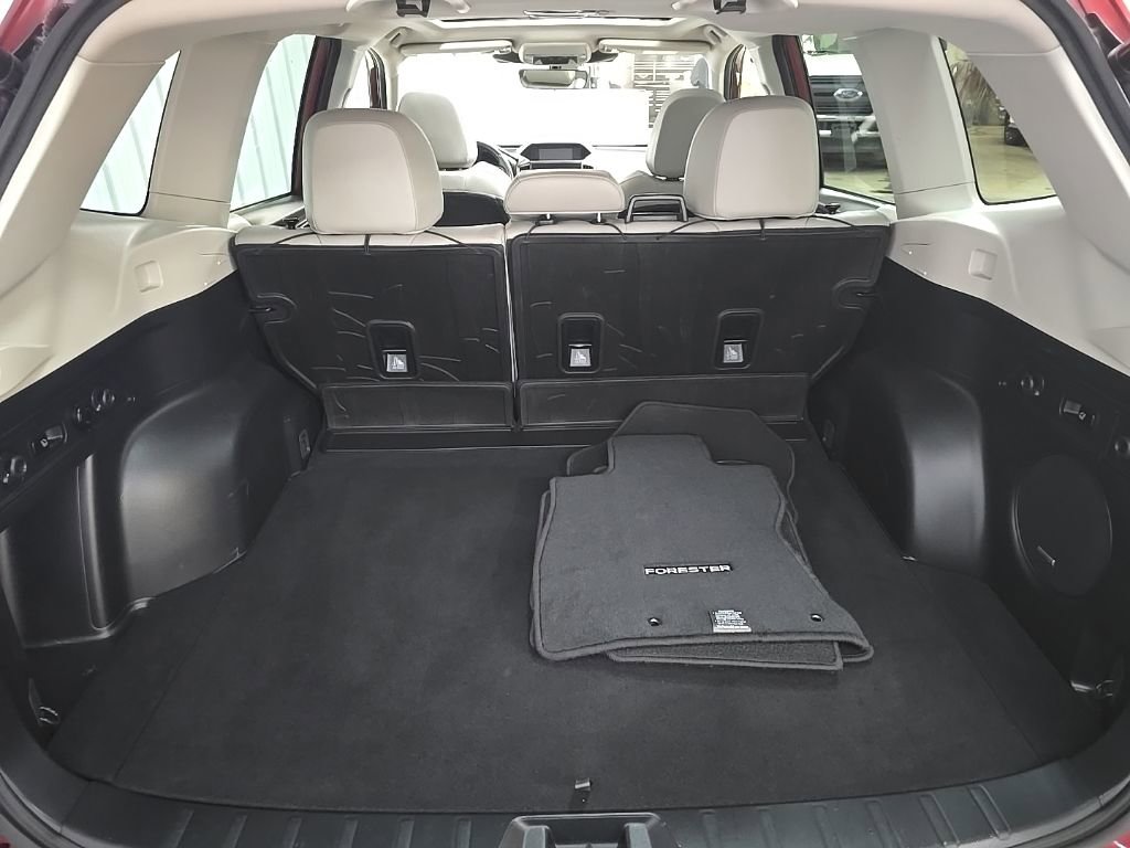 Used 2022 Subaru Forester Limited image 12