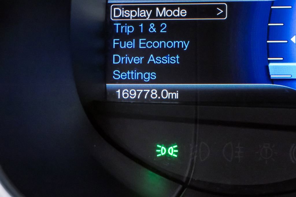 Used 2017 Ford Edge Titanium w/ Equipment Group 301A AWD/4WD image 23