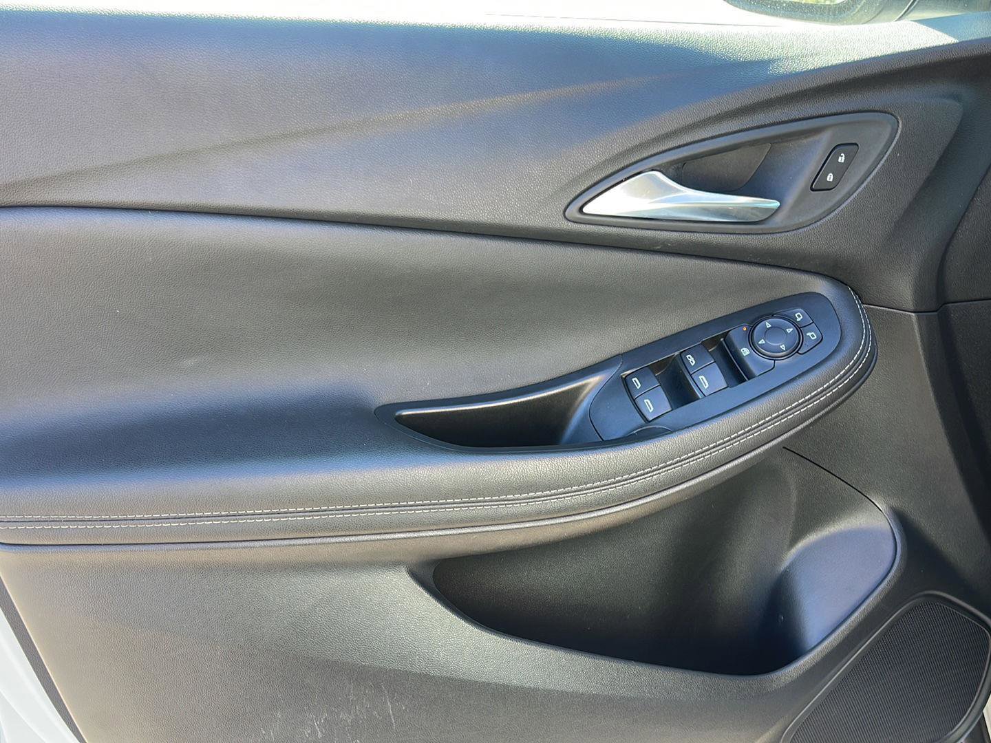 Used 2024 Buick Encore GX Preferred image 11