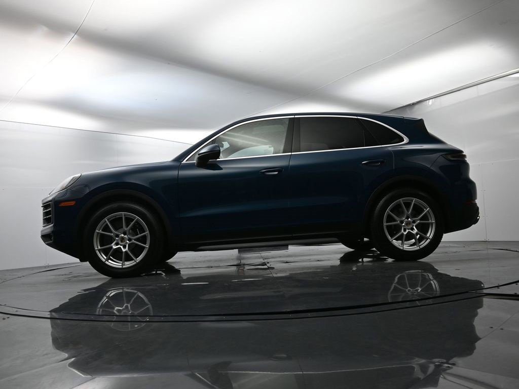 Used 2025 Porsche Cayenne S image 48