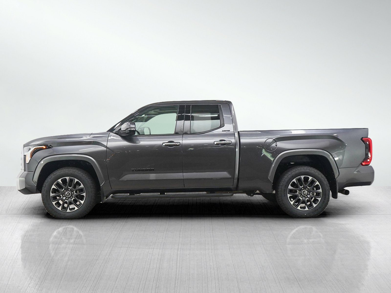 Used 2022 Toyota Tundra Limited AWD/4WD image 2