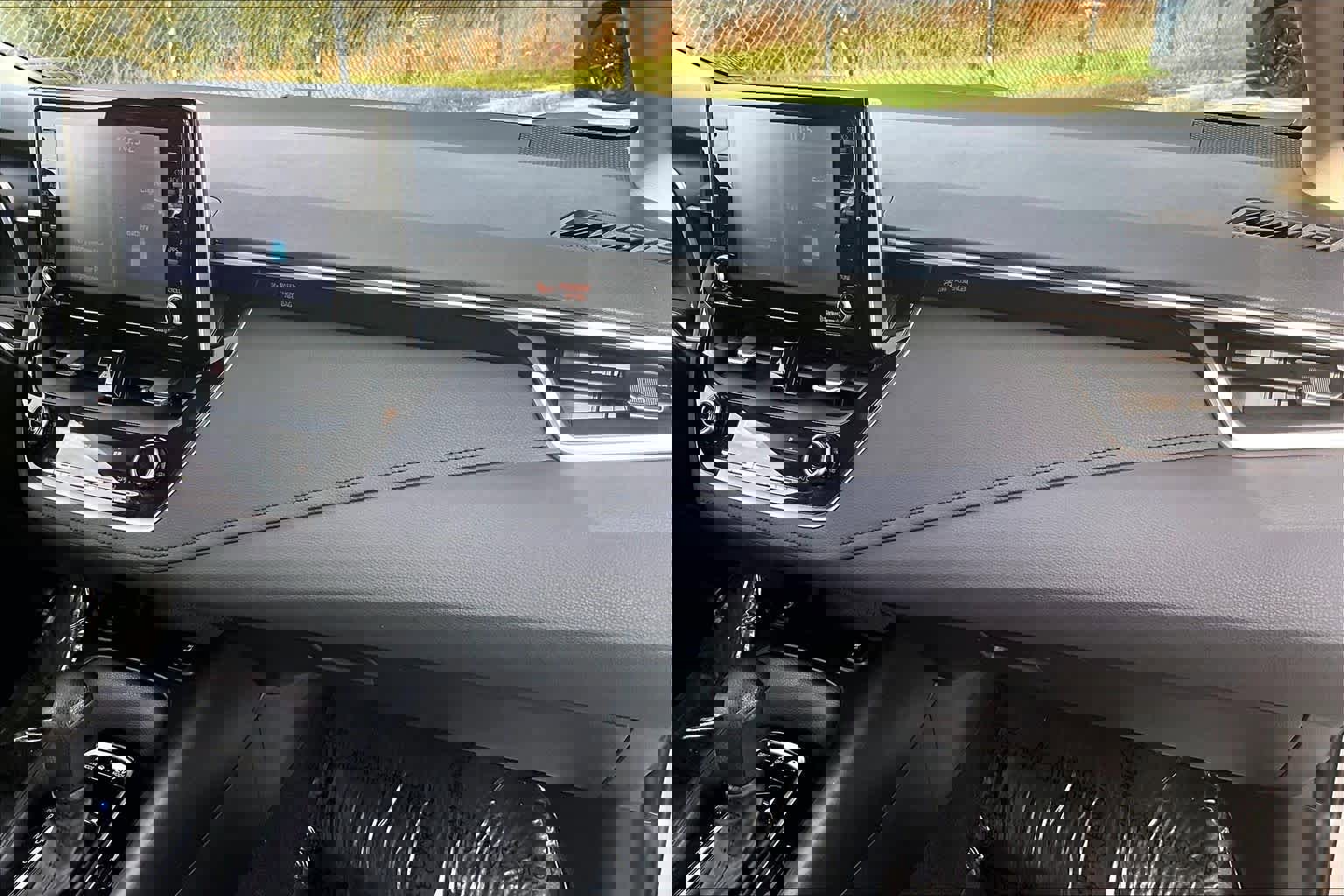 Used 2022 Toyota Corolla LE image 17