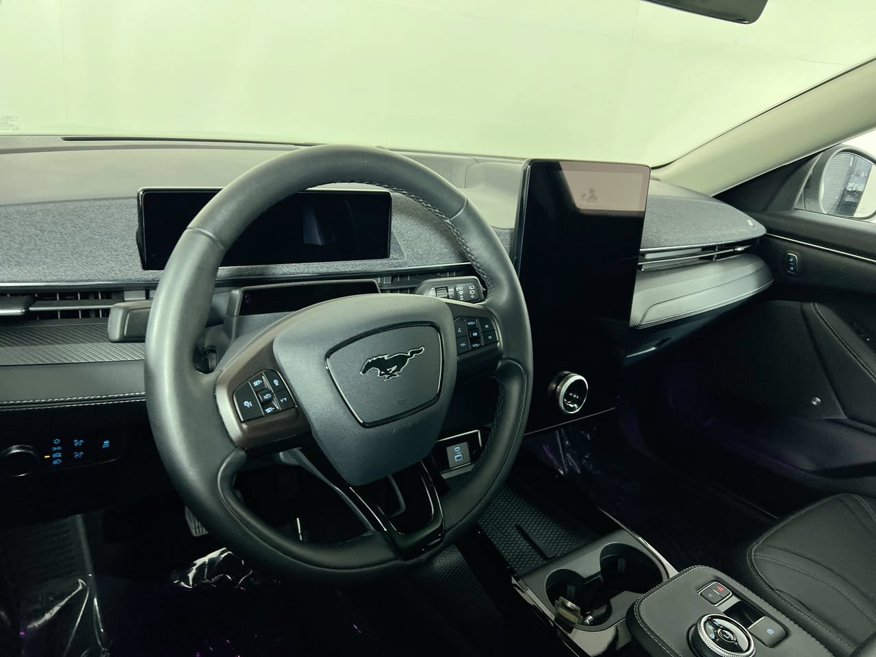 Used 2022 Ford Mustang Mach-E Premium AWD/4WD image 28
