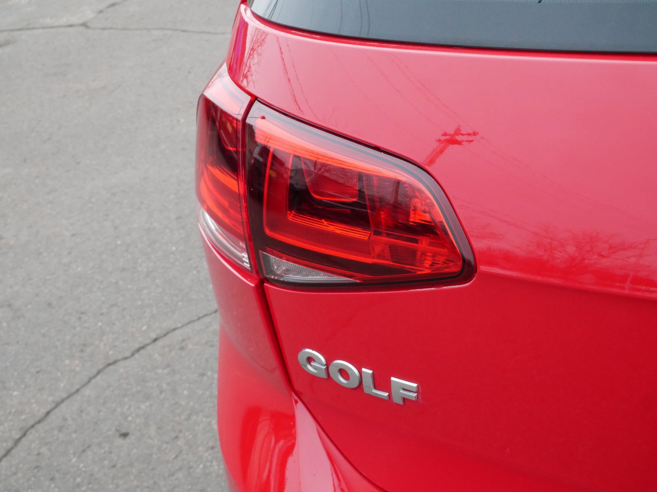 Used 2015 Volkswagen Golf TDI SEL image 16