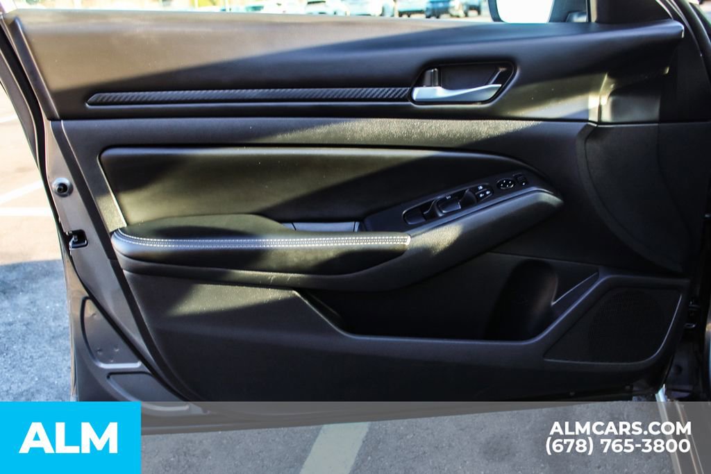 Used 2024 Nissan Altima 2.5 SV image 35