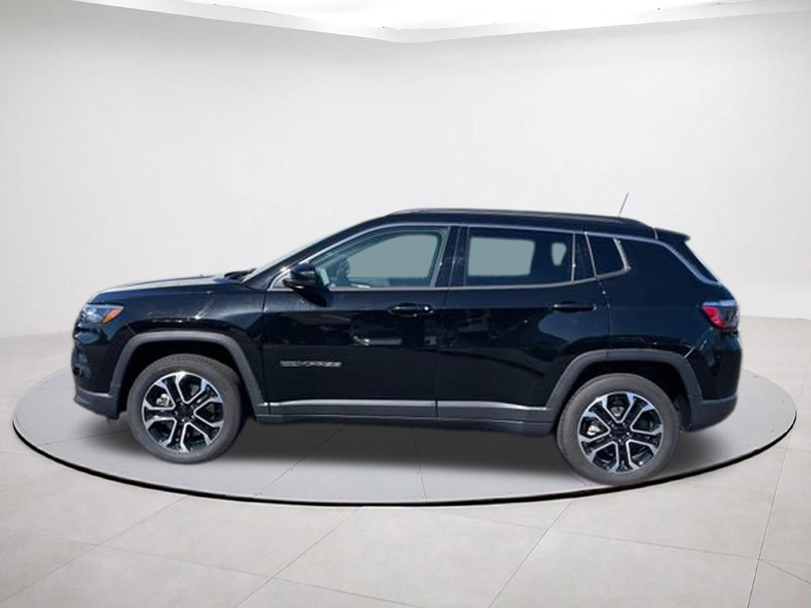 Used 2024 Jeep Compass Limited AWD/4WD image 4