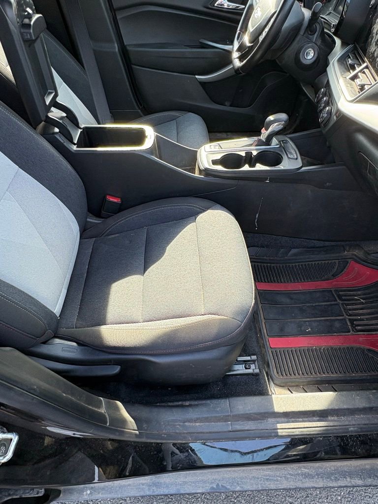 Used 2024 Chevrolet Trax RS FWD image 14