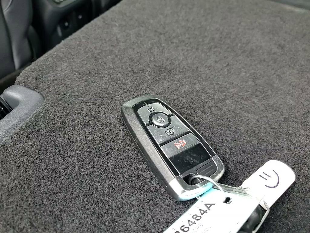 Used 2025 Ford Explorer Active AWD/4WD image 31