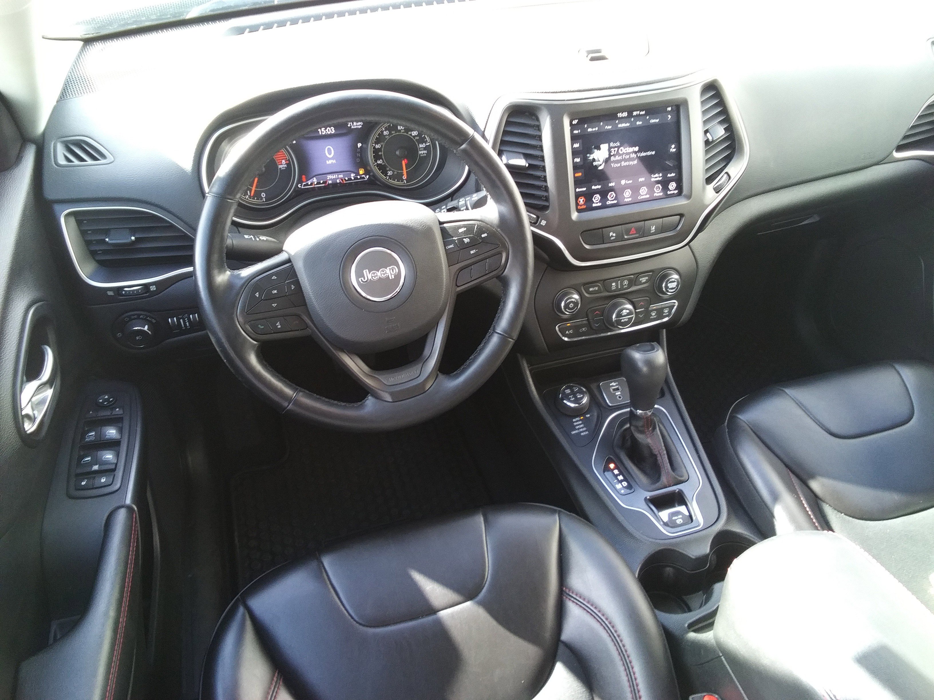 Used 2021 Jeep Cherokee Trailhawk image 12