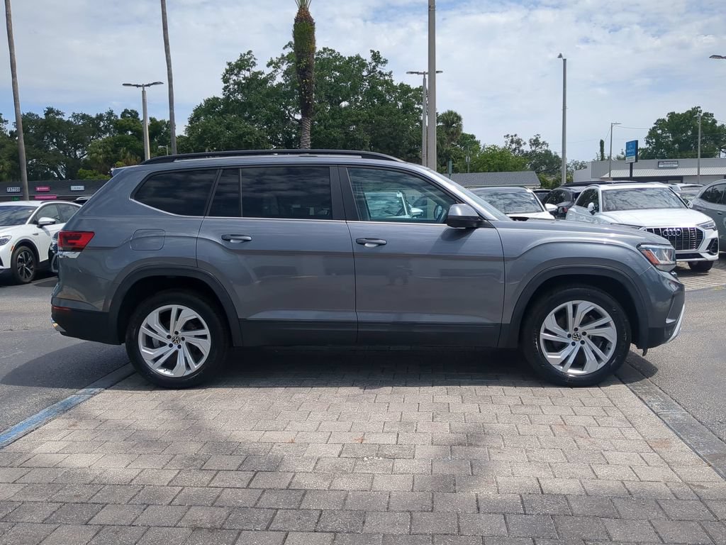 Used 2021 Volkswagen Atlas SE w/ Towing Package FWD image 3