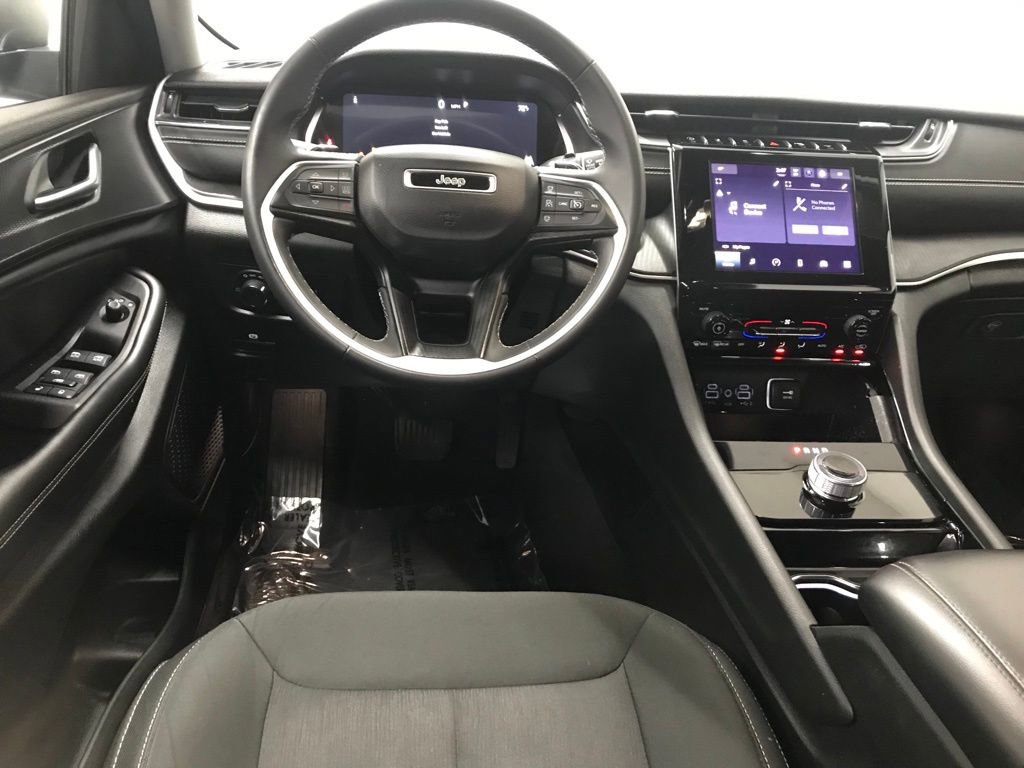 Used 2023 Jeep Grand Cherokee L Laredo image 26