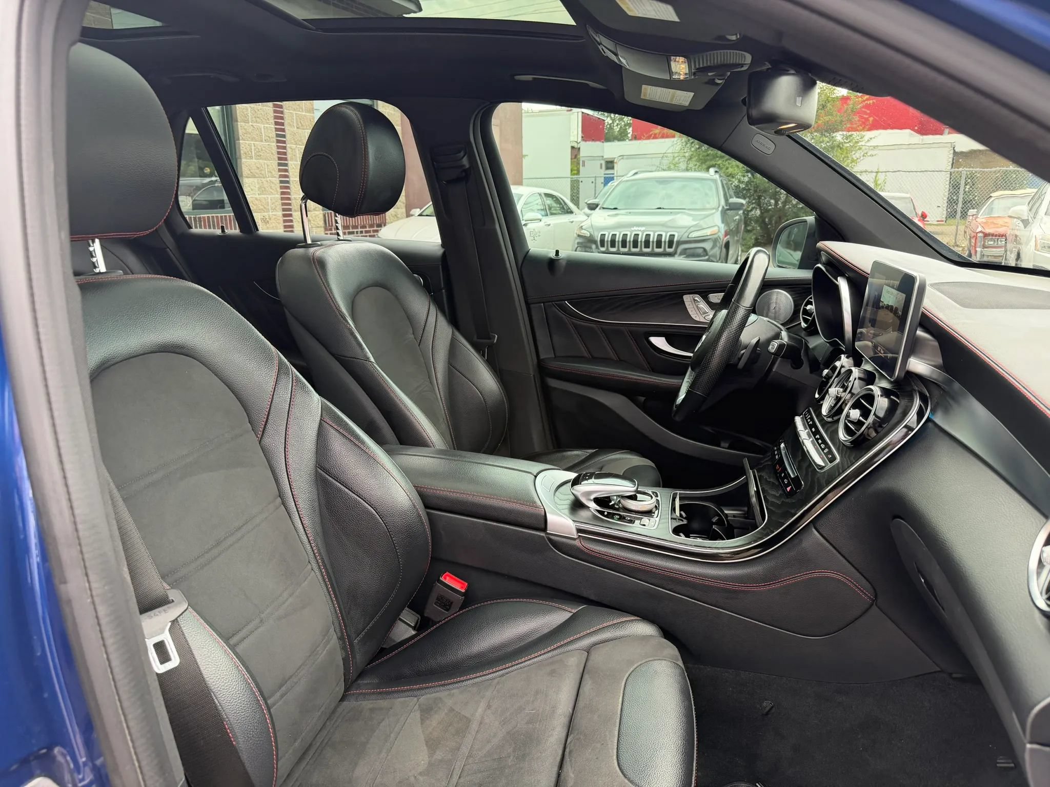 Used 2019 Mercedes-Benz GLC 43 AMG 4MATIC image 27