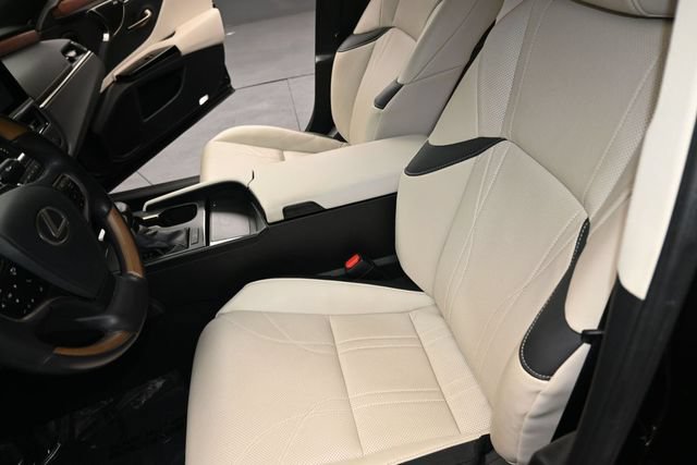 Used 2025 Lexus ES 350 Ultra Luxury FWD image 15