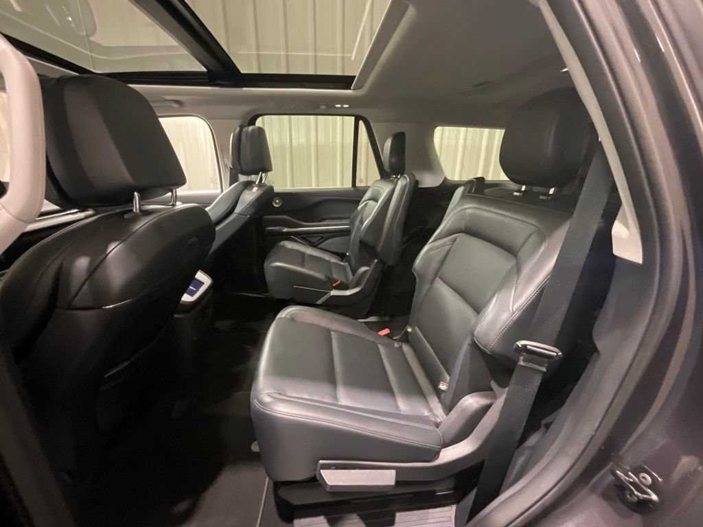 Used 2025 Lincoln Navigator Reserve AWD/4WD image 10