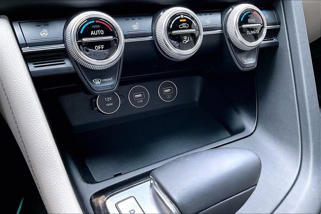 Used 2023 Genesis G70 2.0T AWD/4WD image 15