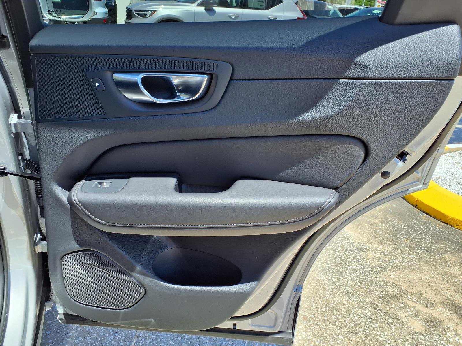 Certified 2023 Volvo XC60 B5 Ultimate w/ Climate Package FWD image 14