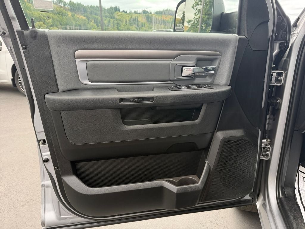 Used 2023 RAM 1500 Classic SLT AWD/4WD image 20