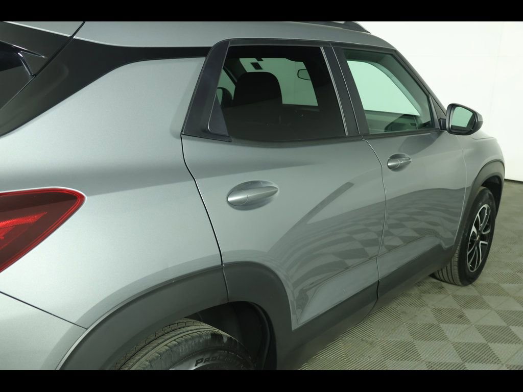 Used 2025 Chevrolet TrailBlazer LT image 16