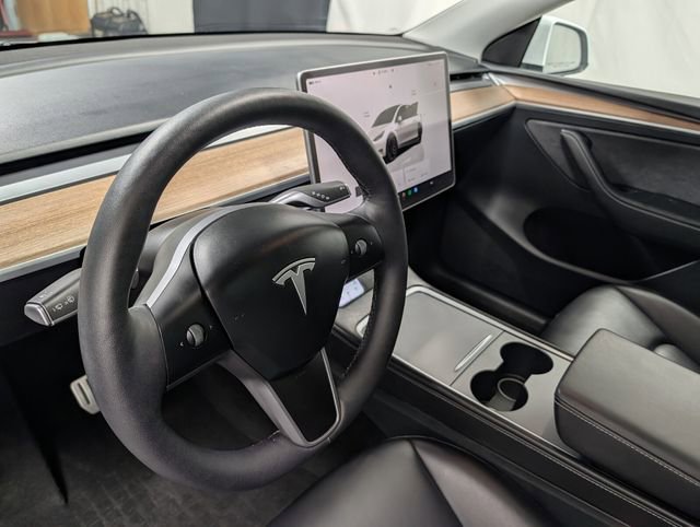 Used 2024 Tesla Model Y Performance AWD/4WD image 17