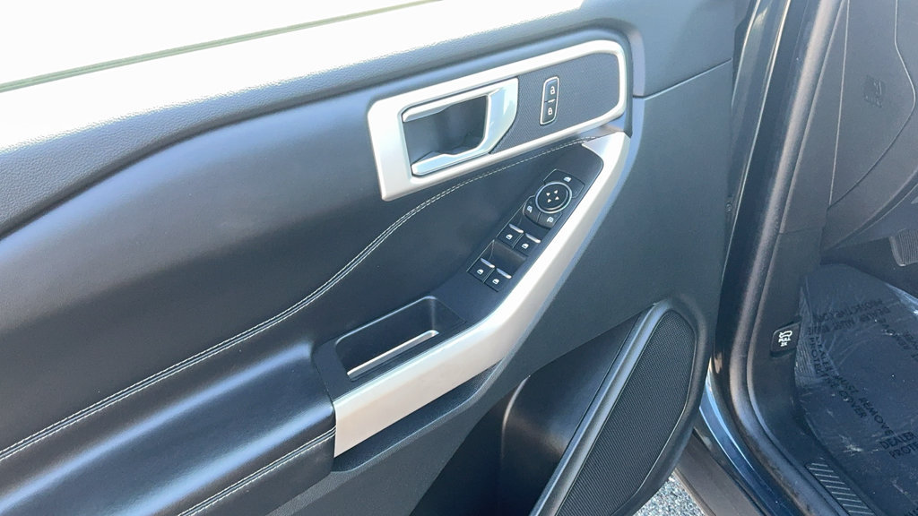 Certified 2023 Ford Explorer XLT RWD image 23