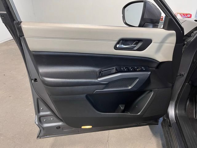 Used 2022 Nissan Pathfinder SL w/ SL Premium Package image 24