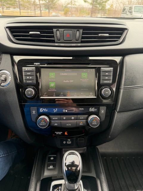 Used 2020 Nissan Rogue SL w/ Premium Package image 28