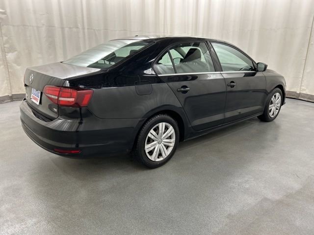 Used 2017 Volkswagen Jetta S image 4