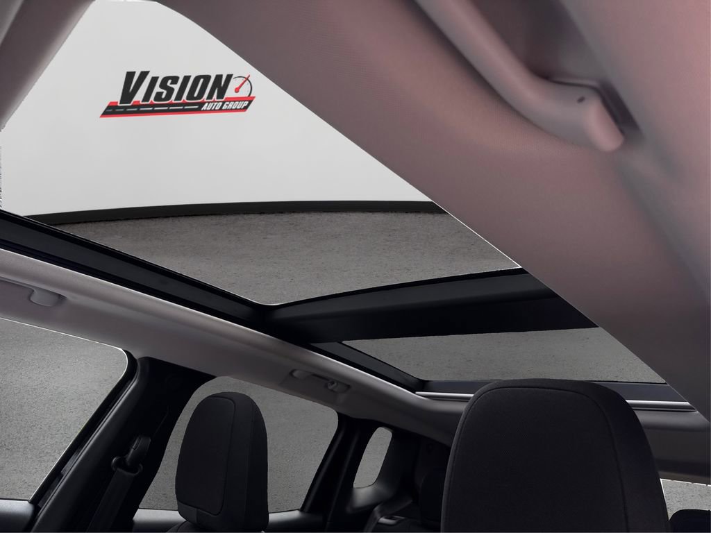 Used 2023 Jeep Renegade Latitude w/ Sun/Sound Group image 21