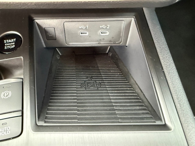 Used 2025 Nissan Kicks SV w/ Charging Package image 23