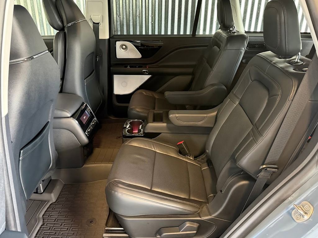 Used 2025 Lincoln Aviator Reserve w/ Equipment Group 201A AWD/4WD image 17