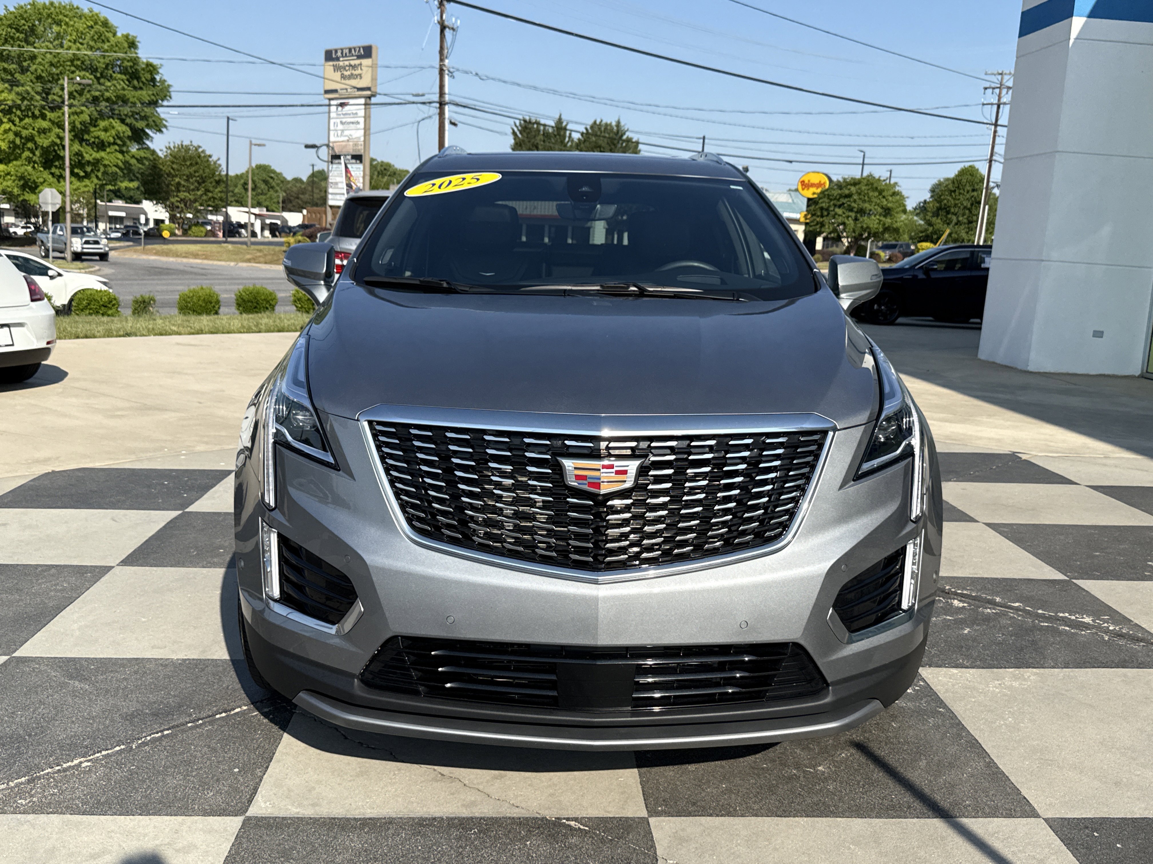 Used 2025 Cadillac XT5 Premium Luxury w/ Technology Package AWD/4WD image 3