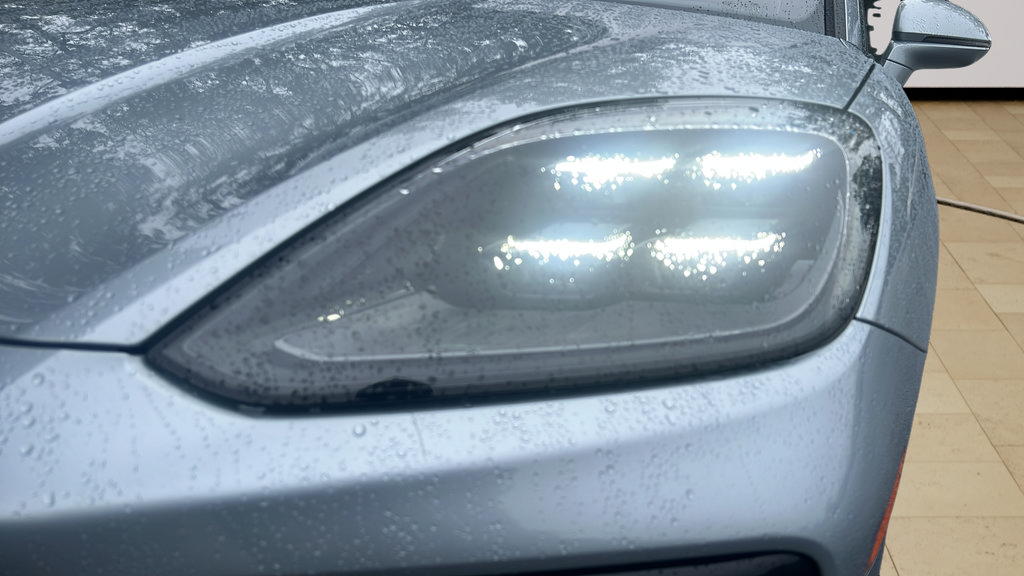 Certified 2025 Porsche Cayenne E-Hybrid AWD/4WD image 11
