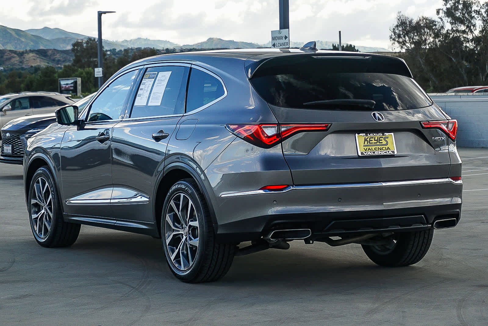 Used 2023 Acura MDX FWD w/ Technology Package image 2