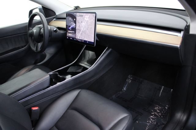 Used 2021 Tesla Model Y Long Range AWD/4WD image 22