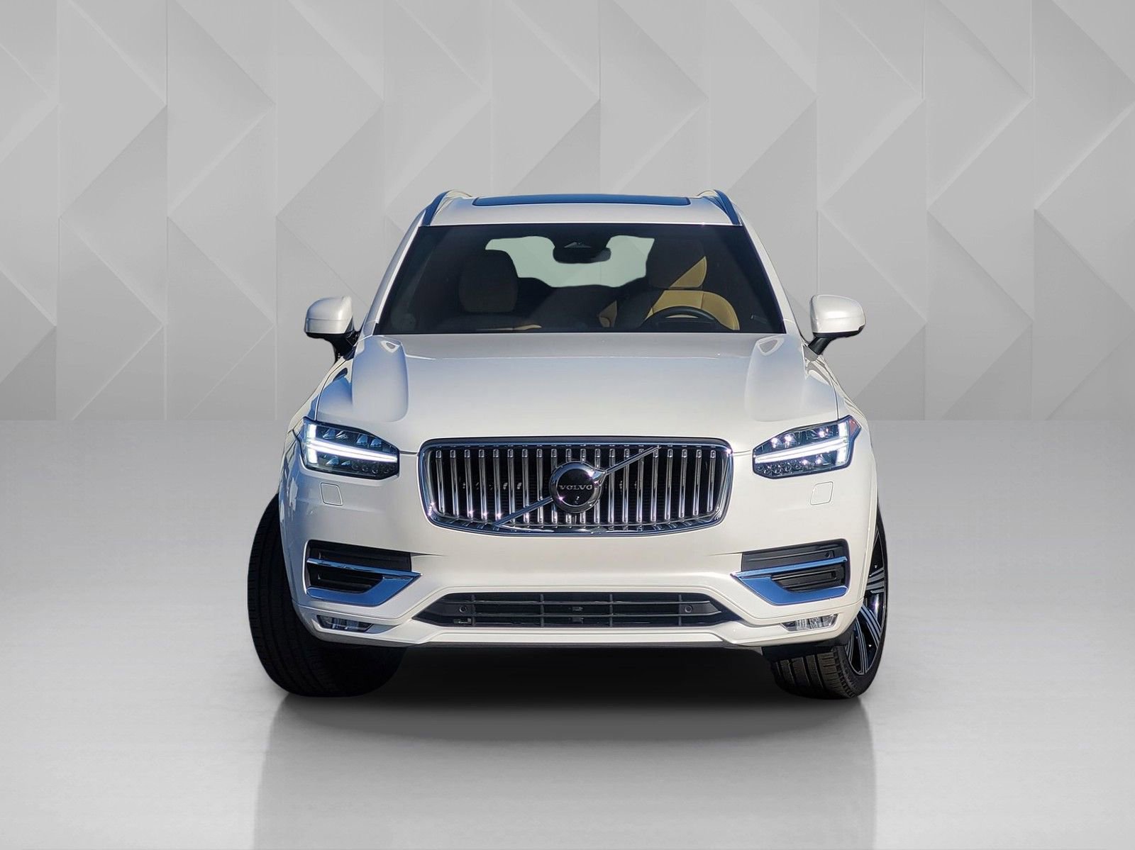 Certified 2023 Volvo XC90 B6 Ultimate w/ Lounge Package image 2