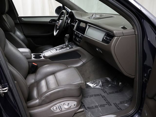 Used 2020 Porsche Macan Turbo image 34