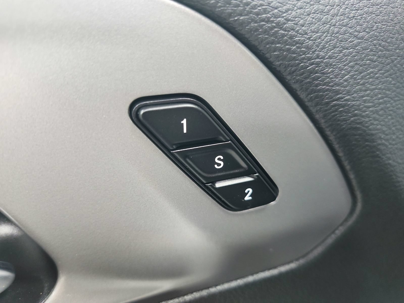 Used 2025 Chrysler Pacifica Select FWD image 22