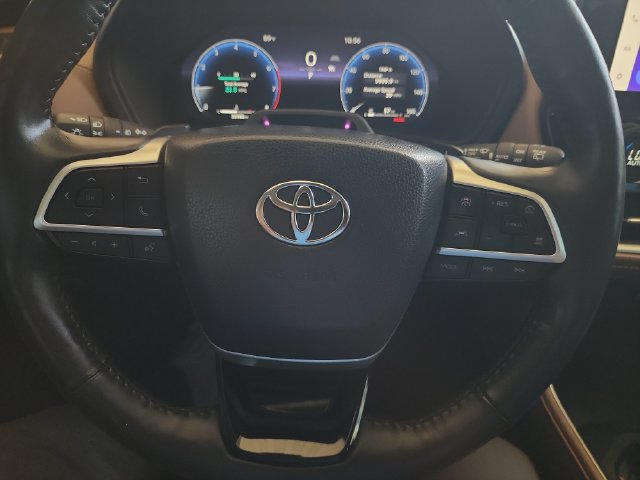 Used 2024 Toyota Grand Highlander AWD image 21
