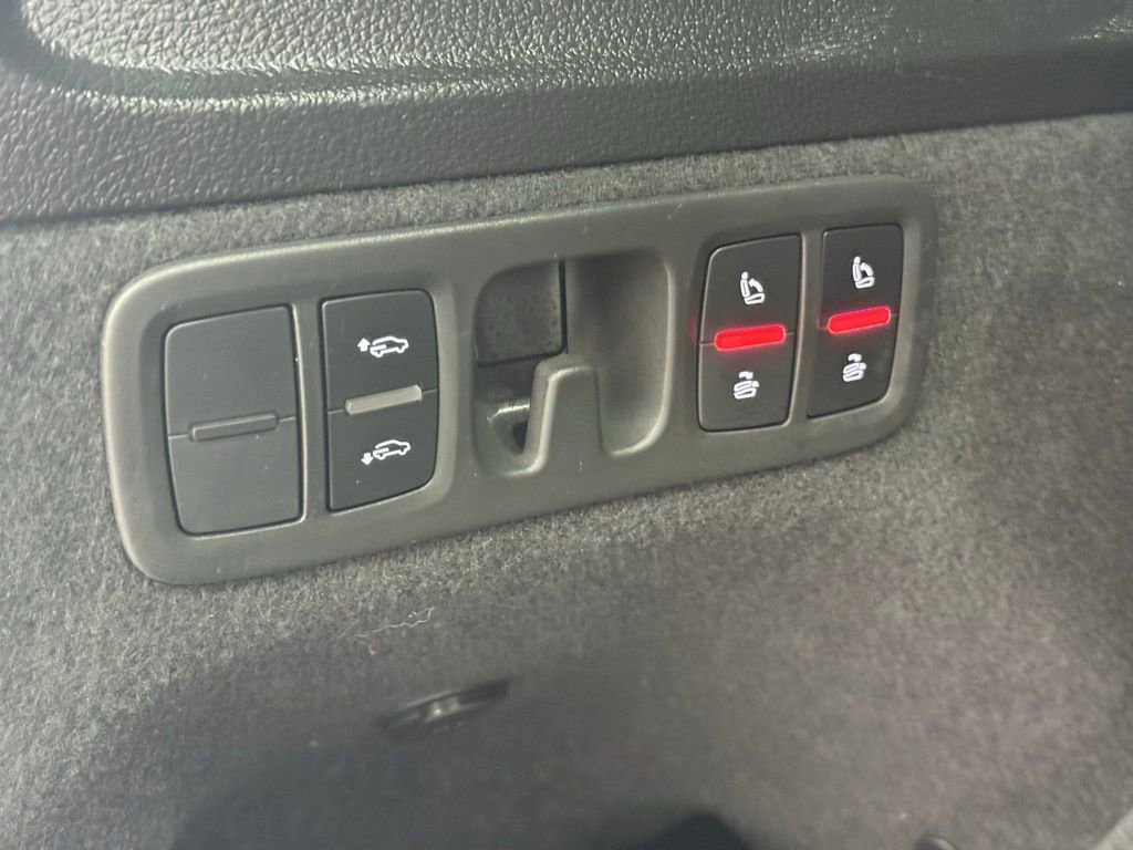 Used 2021 Audi SQ7 Premium Plus w/ Driver Assistance Package image 6