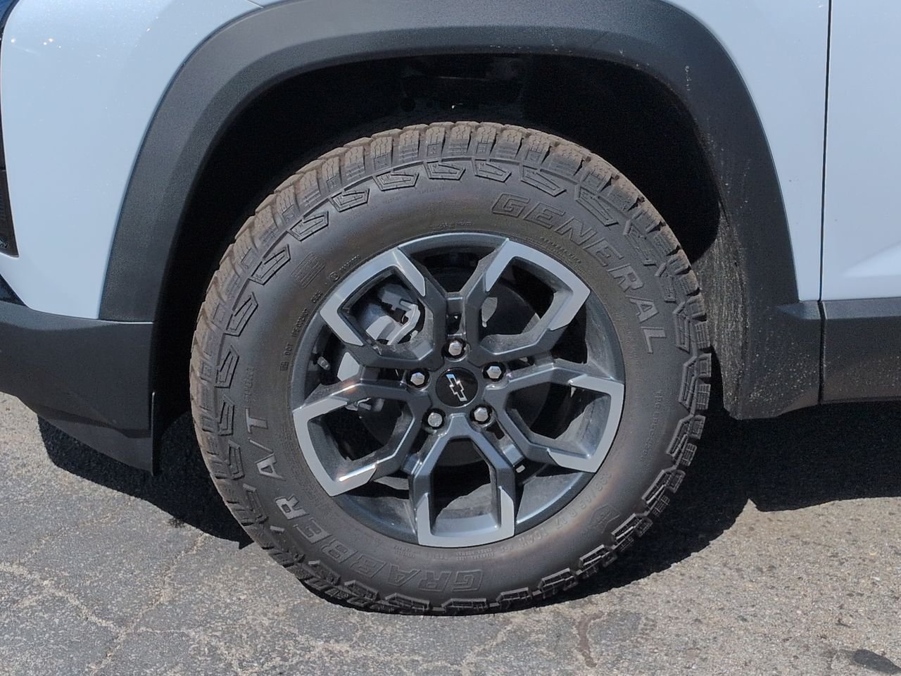New 2026 Chevrolet Equinox ACTIV FWD image 34