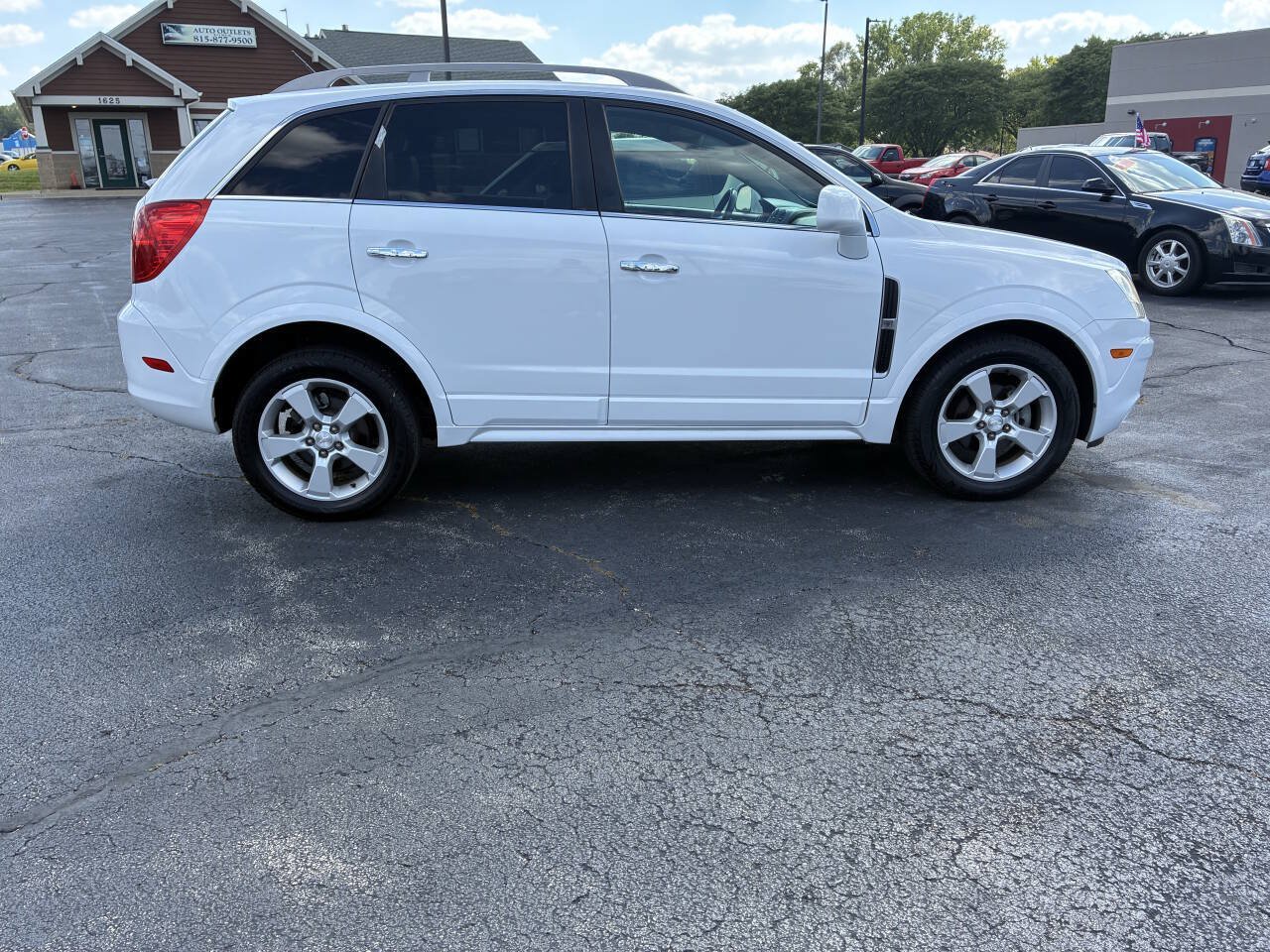Used 2013 Chevrolet Captiva Sport LTZ FWD image 2