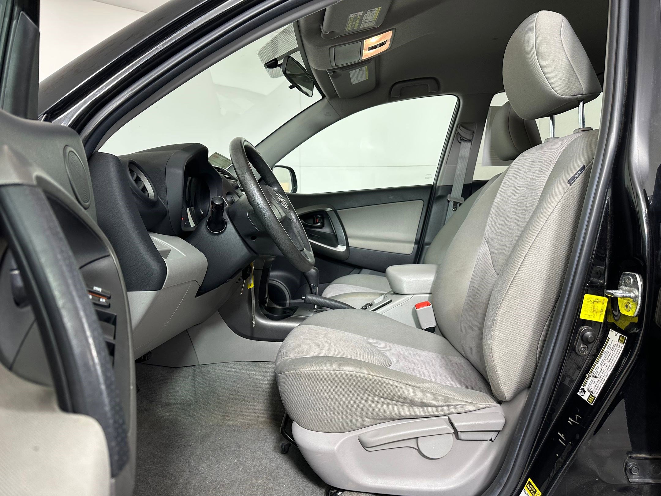 Used 2011 Toyota RAV4 2WD w/ Base L4 Extra Value Pkg image 4