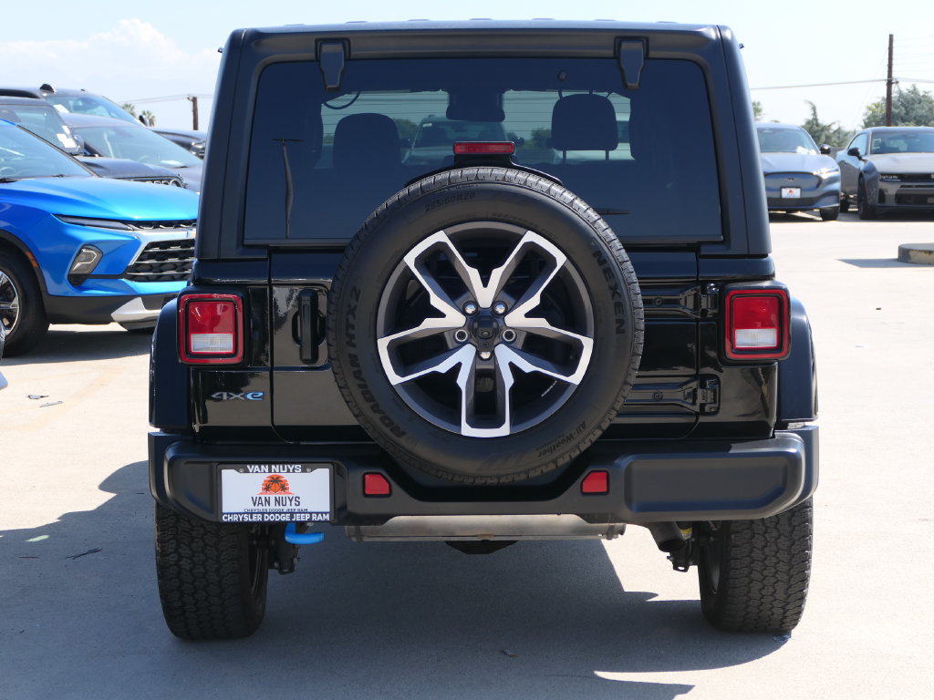 Used 2024 Jeep Wrangler Unlimited AWD/4WD image 4