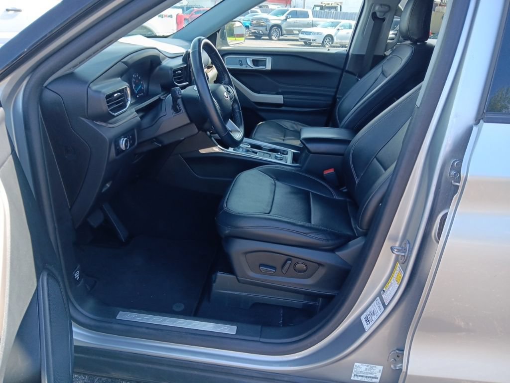 Used 2023 Ford Explorer Limited AWD/4WD image 28