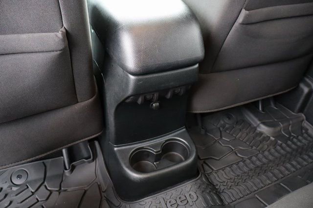 Used 2017 Jeep Wrangler Unlimited Willys image 36