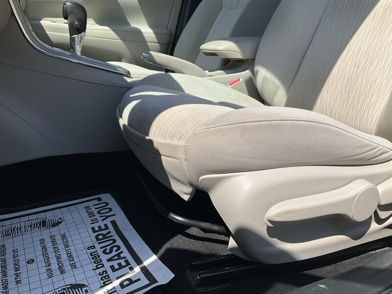 Used 2015 Nissan Sentra SV w/ Style Package FWD image 23