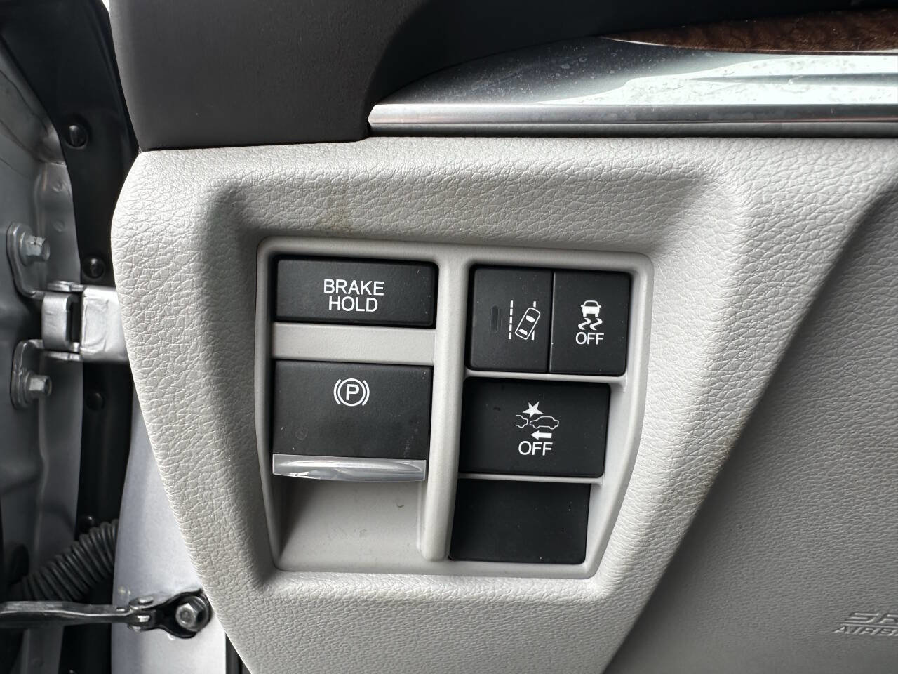 Used 2017 Acura MDX SH-AWD image 18