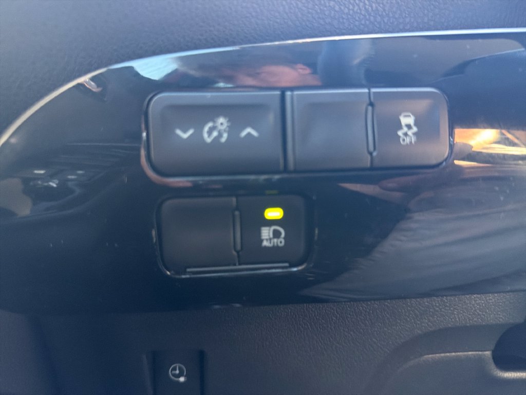 Used 2022 Toyota Prius Prime LE FWD image 22