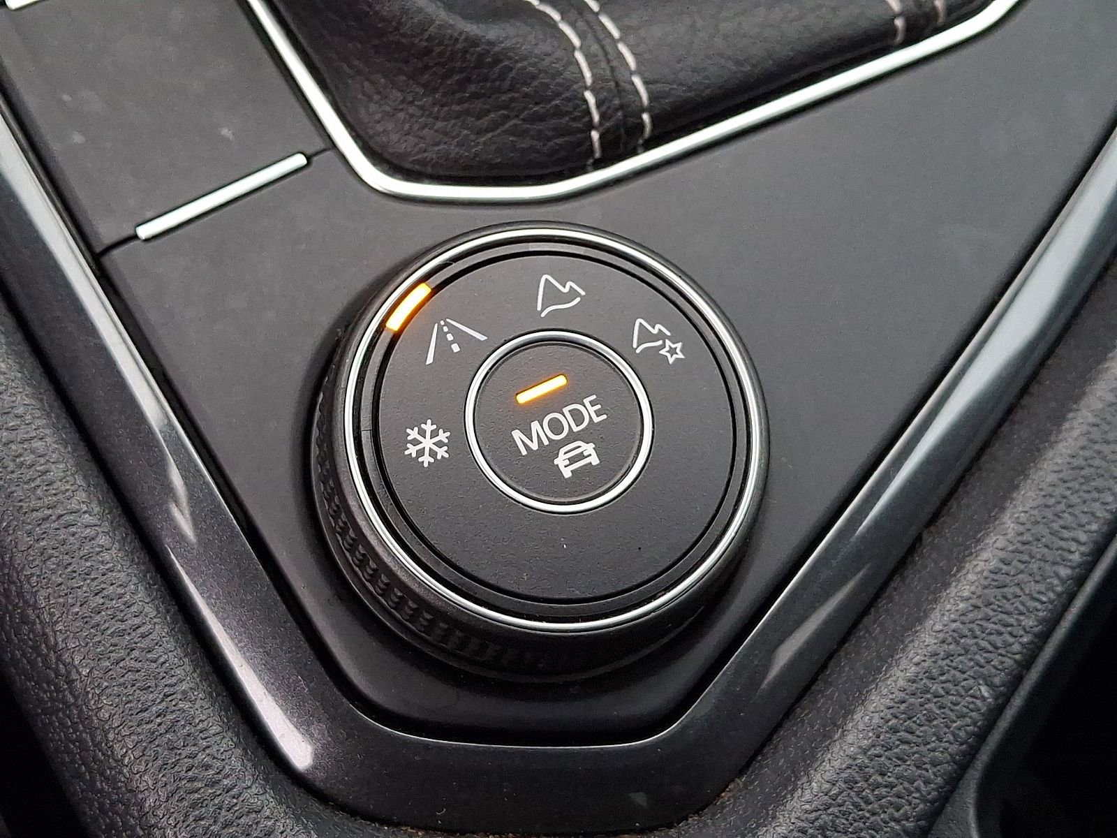 Used 2022 Volkswagen Tiguan SE R-Line image 26